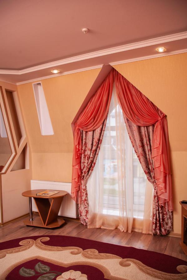Piligrim 1 Hotel นิโกลาเยฟ ภายนอก รูปภาพ