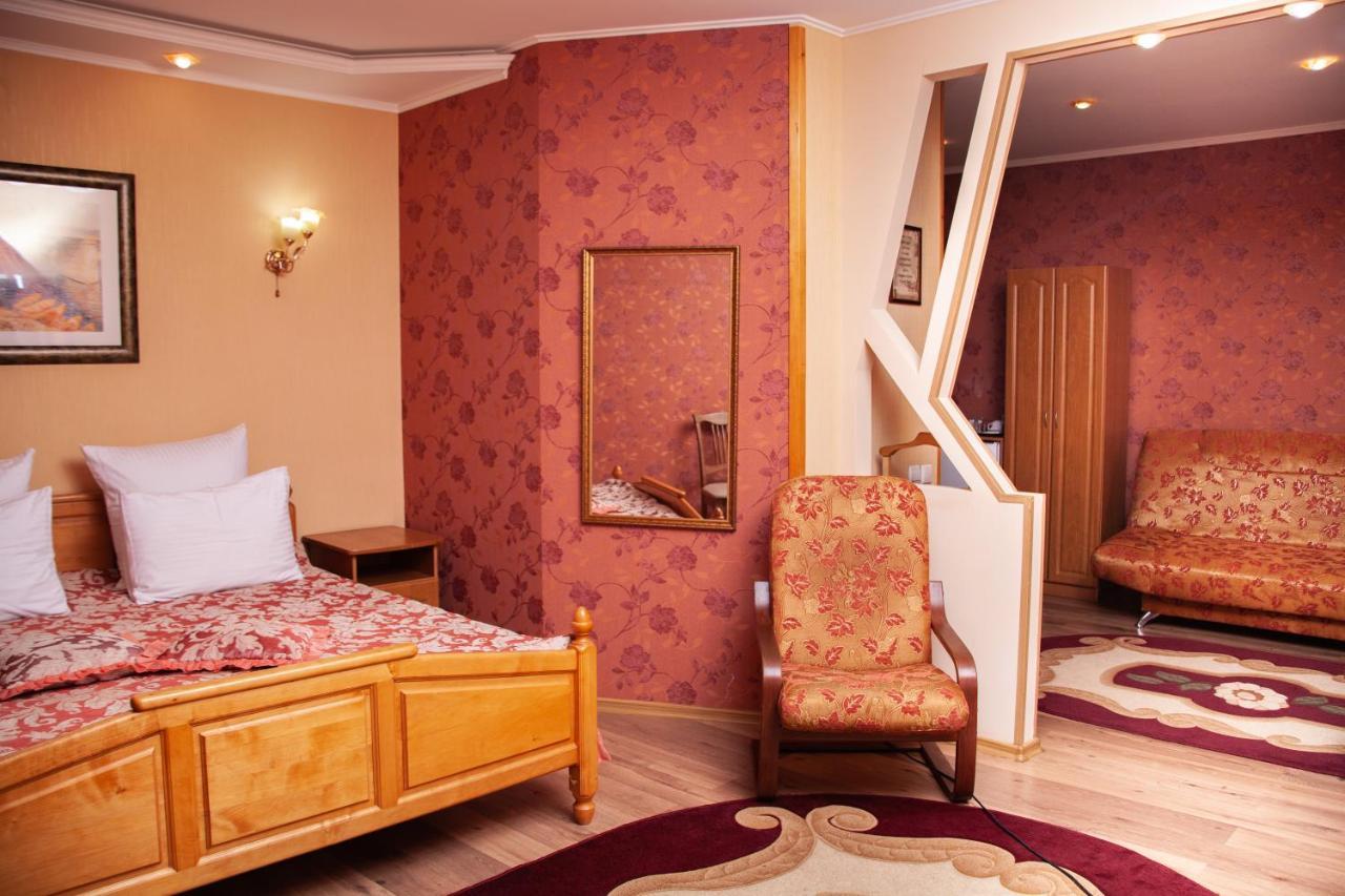 Piligrim 1 Hotel นิโกลาเยฟ ภายนอก รูปภาพ